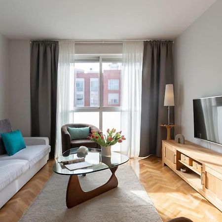 Vivienda Con Zona De Trabajo, Piscina Y Parking Lejlighed Madrid Eksteriør billede