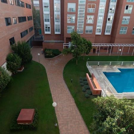 Vivienda Con Zona De Trabajo, Piscina Y Parking Lejlighed Madrid Eksteriør billede