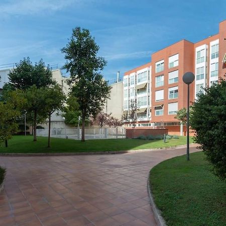 Vivienda Con Zona De Trabajo, Piscina Y Parking Lejlighed Madrid Eksteriør billede