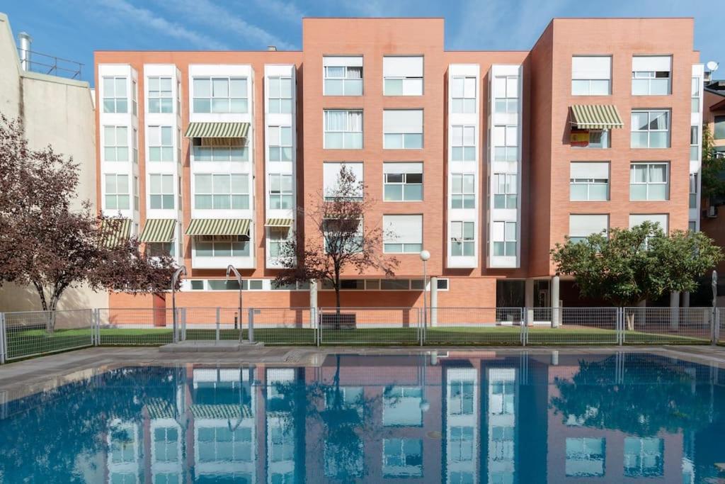 Vivienda Con Zona De Trabajo, Piscina Y Parking Lejlighed Madrid Eksteriør billede