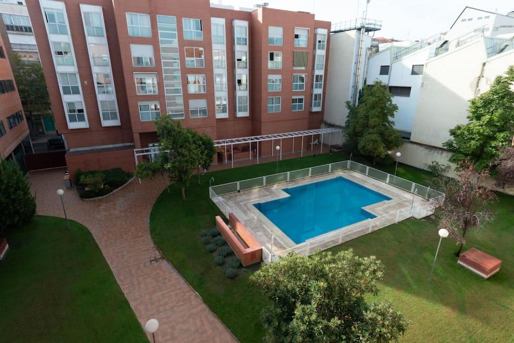 Vivienda Con Zona De Trabajo, Piscina Y Parking Lejlighed Madrid Eksteriør billede